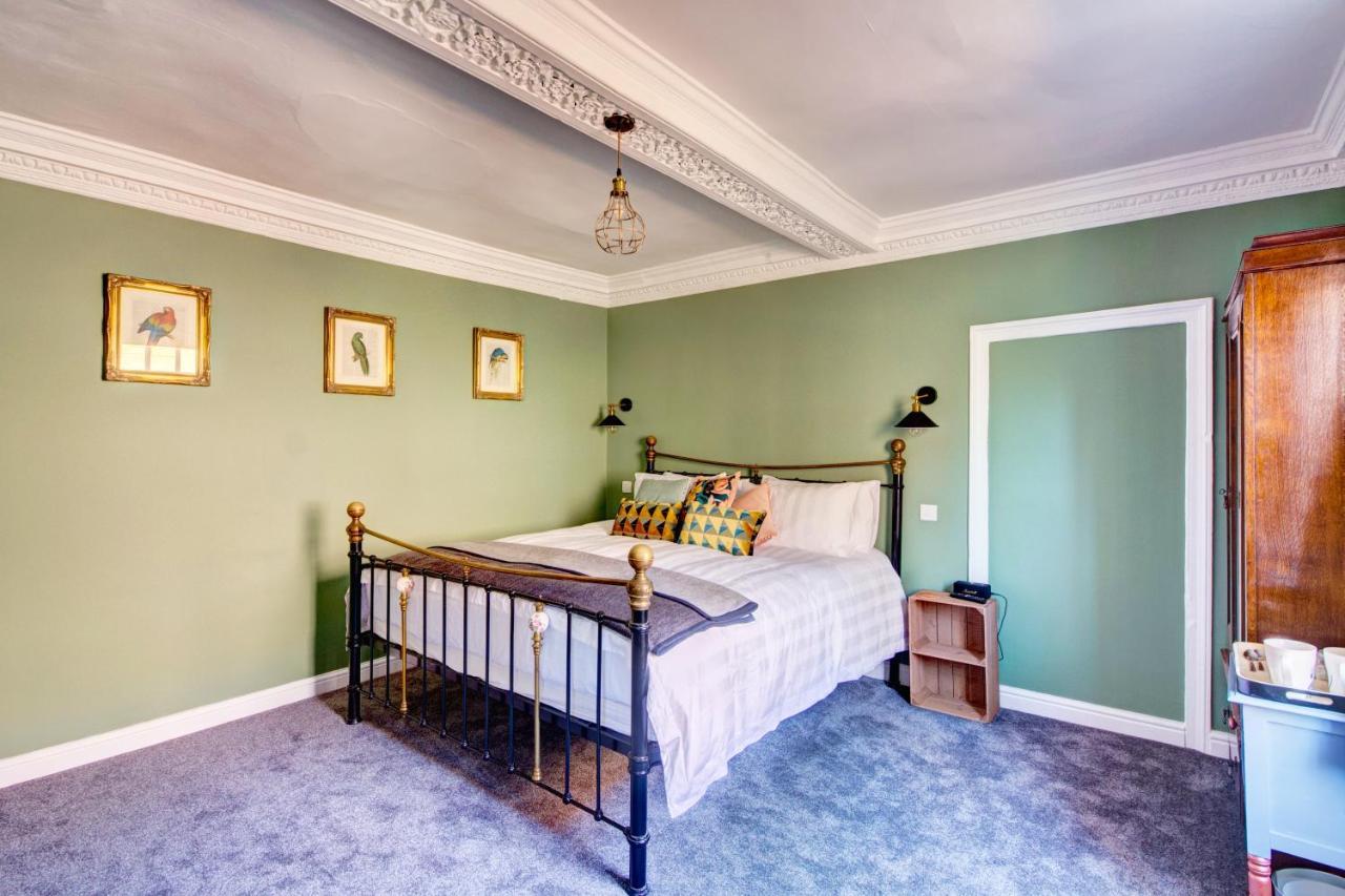 Bed and Breakfast Green Parrot House à Devizes Extérieur photo